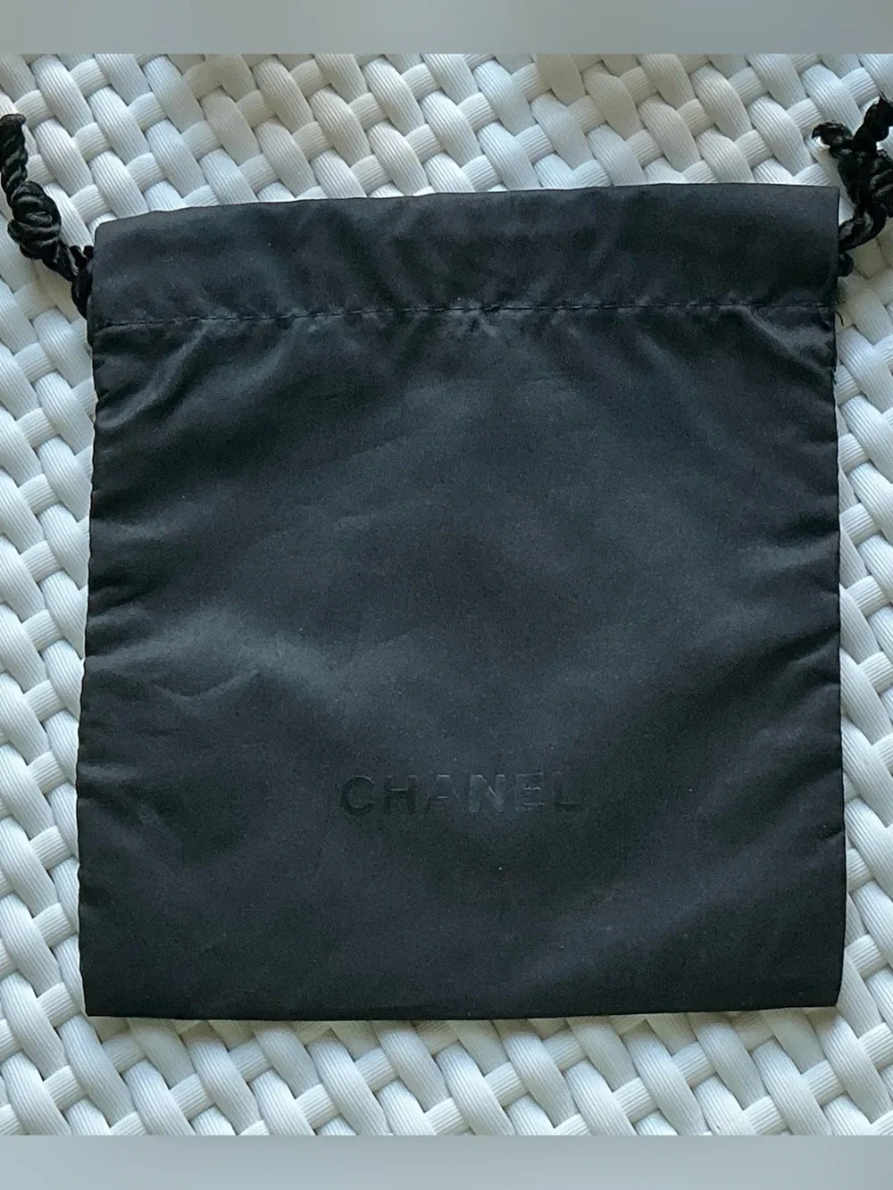 NEW CHANEL No 5 Factory 5 White Cotton Logo Towel + Black Logo Drawstring Pouch